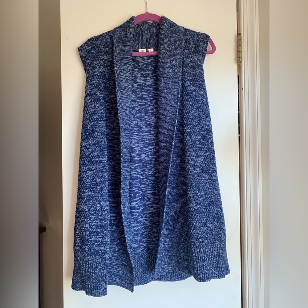 Gap sleeveless cardigan size XL